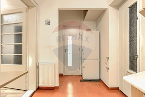 Apartament o cameră de închiriat  zona Ultracentral-B-dul DECEBAL - imagine 5