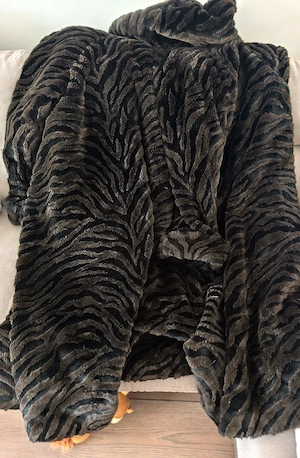 Haină de blană vintage   retro cu glugă   model deosebit, croi amplu