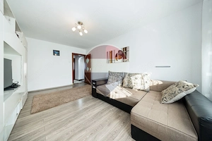 Apartament 2 camere, decomandat,boxa si loc de parcare!
