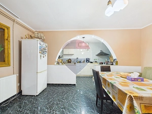 Casă / Vilă cu 3 camere de vânzare în zona Centrala Oltenița - imagine 4