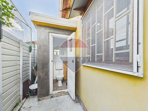 Casă / Vilă cu 3 camere de vânzare în zona Centrala Oltenița - imagine 13