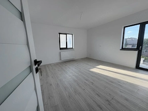 Finalizata!!!Casa single,P+1,4 camere,2 bai,beci,view, zona exclusivista! - imagine 3