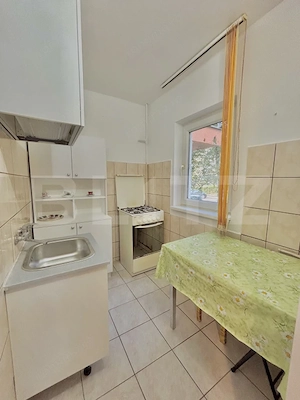 Apartament cu o camera, 28 mp, zona Lipovei