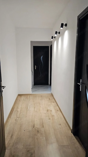 Inchiriez apartament cu 2 camere in zona centrala  - imagine 5
