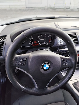 BMW seria 1, 143 CV motor 2.0 diesel - imagine 5