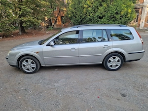 Ford Mondeo Modelul Chia - imagine 2