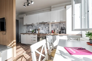2 camere în blocul Urbanna: Orientare spre răsărit și confort complet - imagine 4