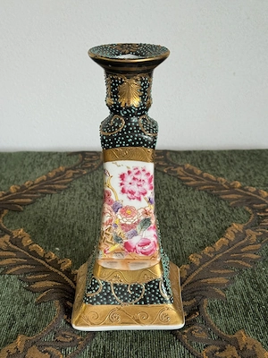 .Sfesnic japonez Satsuma Moriage din porțelan, pictat manual, decor floral și aurire, vintage
