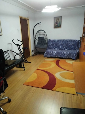 Vand apartament cu parcare chiar lângă scara blocului - imagine 2