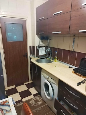 Vand apartament cu parcare chiar lângă scara blocului - imagine 7
