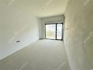 Casa cu 4 camere 120 mp utili si terasa in Selimbar zona Octavian Goga - imagine 8