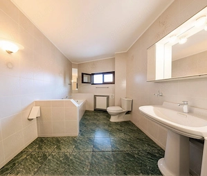 PARTICULAR vand apartament 3 camere LUX  situat in  COTROCENI (GARAJ inclus) an constructie 1995 - imagine 7