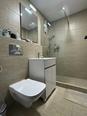 De vanzare doua camere renovat integral, mobilat si utilat - imagine 2
