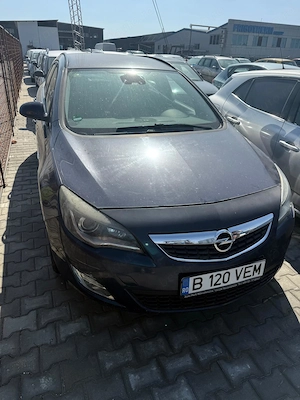 Opel Astra J Sports Tourer Diesel CDTI   263.000 km   Break - imagine 3