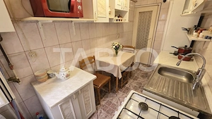 Apartament de vanzare 4 camere decomandate etaj 1 Vasile Aaron Sibiu - imagine 3