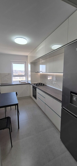 Inchiriez ap. 2 camere Coresi -bloc nou - imagine 3
