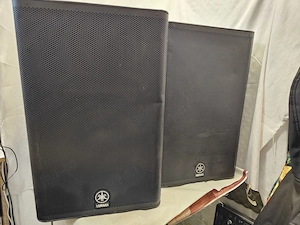 Pereche Boxe Active Profesionale Yamaha DXR15 1100W DSP Bi-Amp Woofer 15 Inch Sonorizare Evenimente 