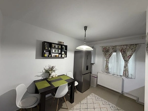 Apartament 3 camere  2 BĂI   82 MP   VEDERE PE 3 PĂRȚI - imagine 7
