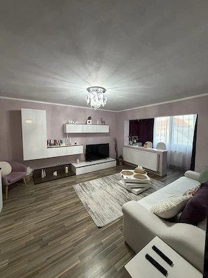 Apartament 3 camere  2 BĂI   82 MP   VEDERE PE 3 PĂRȚI - imagine 4