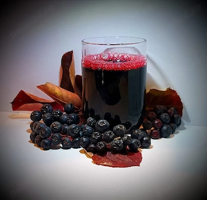 Suc de aronia obținut din fructe bio,plantație certificată ecologic.