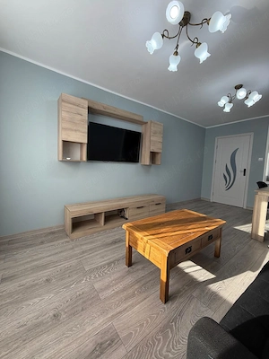 Inchiriere apt 2 camere, situat in Galati, pe Faleza, etaj 3, renovat si mobilat - imagine 2