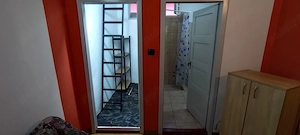Inchiriez apartament la casa 2 cam decomandat - imagine 5