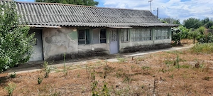 Casa de vazanre, 44.81 mp, teren 1.239 mp, zona Bradesti