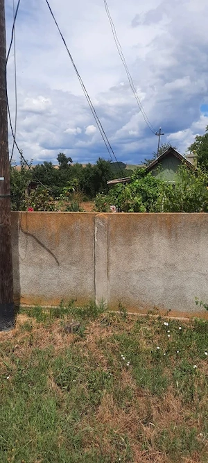 Casa de vazanre, 44.81 mp, teren 1.239 mp, zona Bradesti - imagine 2