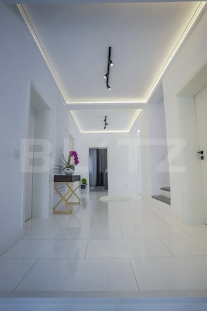 Vilă Exclusivistă 305 mp  Util | 2 Piscine, SPA/Jacuzzi | Targu Mures - imagine 2