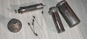 Sterilizator medical vintage portabil pentru seringi, PT. PANOPLIE 