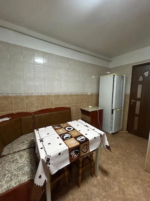 Apartament 2 camere decomandate, 9 Mai - imagine 5