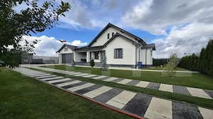 Casa de lux mobilata- utilata -la cheie-intabulata  -3 camere- Bod