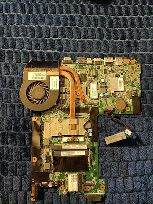 Placa de baza laptop cu procesor și placa video ATI