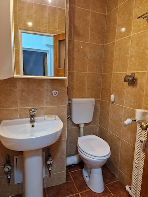 Închiriere garsoniera zona Mosilor, decomandata et.7 8 mobilata,utilata, 370 EUR luna, contract ANAF - imagine 9