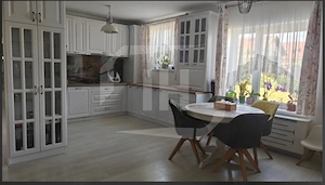 Apartament 3 camere, etajul 1,  Europa