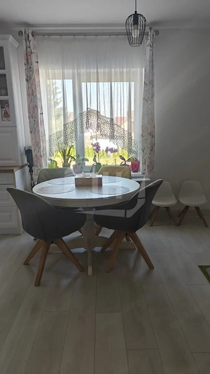 Apartament 3 camere, etajul 1,  Europa - imagine 3