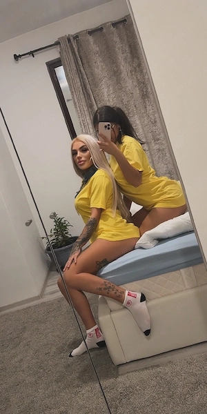 Blonda si bruneta la tine sau hotel