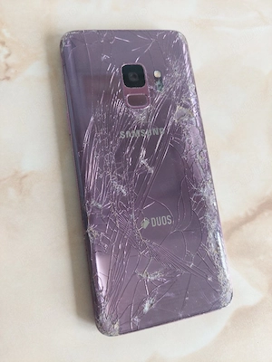 [S9] Vând Samsung Galaxy S9 Siclam [spart] [pentru piese] [poze reale]