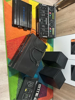 Set audio. 