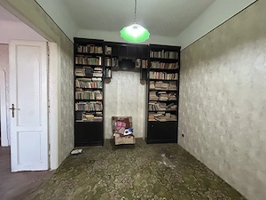 Vand apart.3 cam.st.181 mp., zona Ceaikovski,et.2 din 2, cu acoperis schimbat