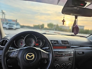 vând Mazda 3 Hatchback an 2008 