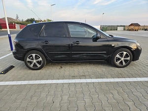 Vând mazda 3