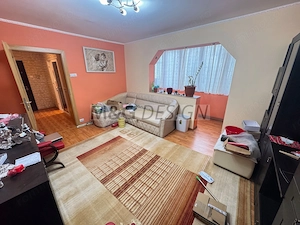3 camere decomandat zona Girocului  etaj 1 CENTRALA, CLIMA