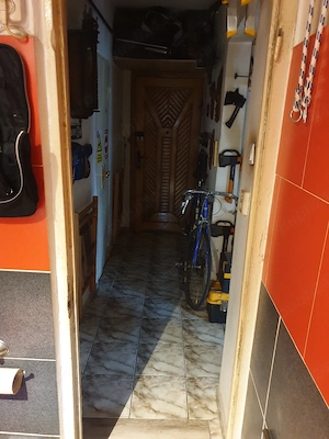 vand garsoniera 30 m. plus beci . - imagine 6