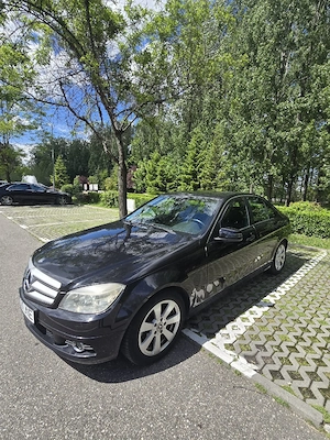 Vând Mercedes Benz C 180 - imagine 4