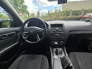 Vând Mercedes Benz C 180