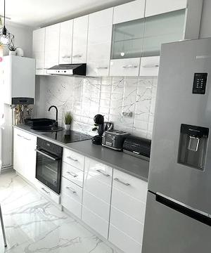 chirie BACAU central apartament decomandat cu 2 camere - imagine 8