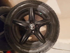 Set Roti/Jante Aliaj Neagru de iarna,15 "Ford+Anvelope iarna 185/60/R15.
