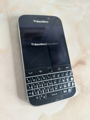 [Q20] Vând BlackBerry Q20 Classic [NEcodat] [fără probleme] [poze reale]