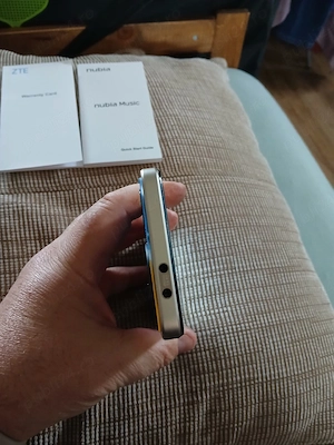Vand smartphone ZTE Nubia music 1